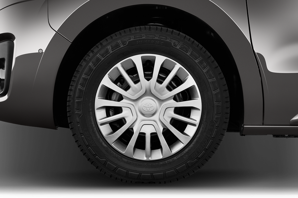 Toyota Proace EV (Baujahr 2023) Comfort 4 Türen Reifen und Felge