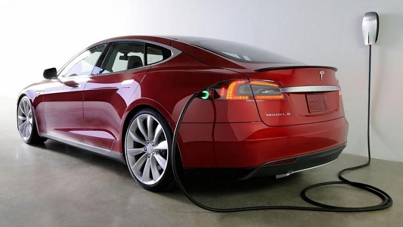 Tesla Model S - setzt auf reine Elektropower