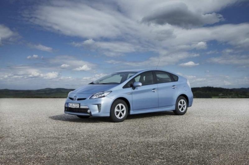 Der Toyota Prius Plug-in-Hybrid steht wie blei im Handel