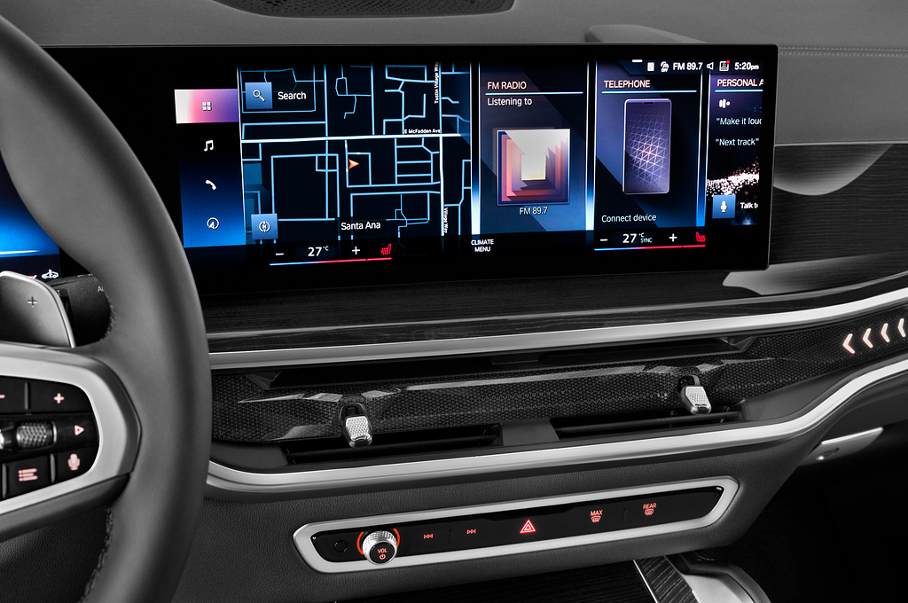 BMW X6 (Baujahr 2024) M Sport 5 Türen Mittelkonsole