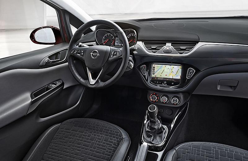 Das Cockpit wirkt erfreulich aufgeräumt.