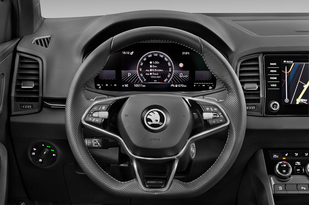 Skoda Karoq (Baujahr 2023) Sportline 5 Türen Lenkrad