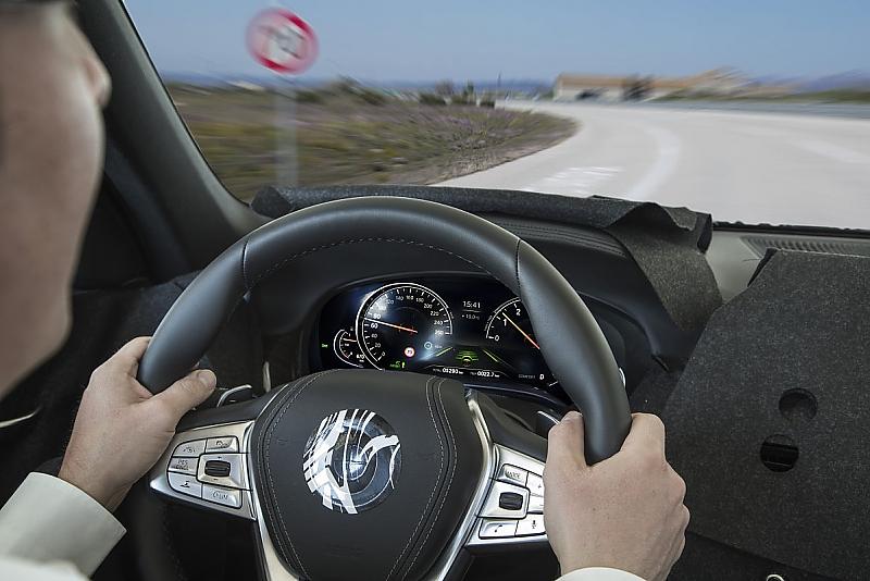 BMW 740 Li Baureihe G11 / G12 Prototyp - adaptive Verkehrszeichenerkennung