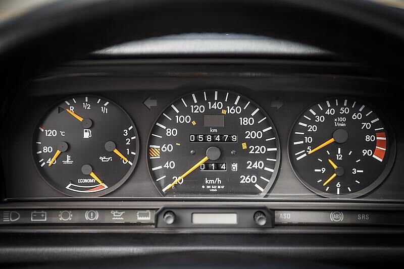 Mercedes 190 E 2.5-16 Evo II - fast normale Instrumente