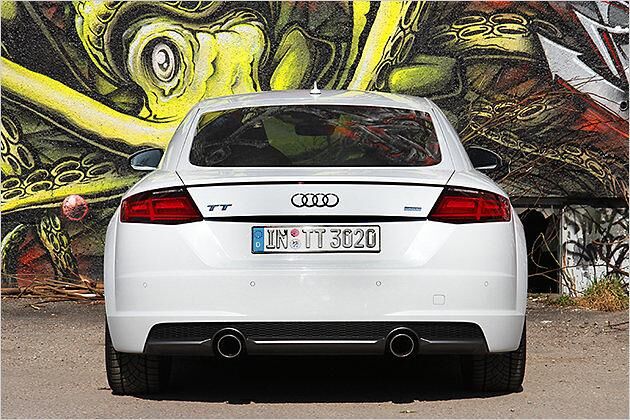 Die Heckleuchten arbeiten serienmäßig mit LED-Technik