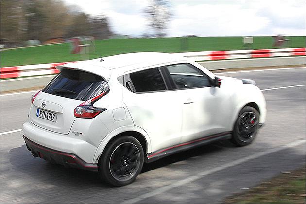 In der Kurve fühlt sich der RS besser an als der Vorgänger. Allrad und die lahme CVT-Box machen ihn aber träger, als es sein müsste