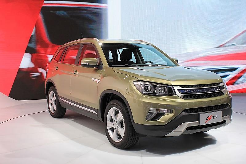 Ein weiteres SUV im Dacia-Look: der Changan CS75