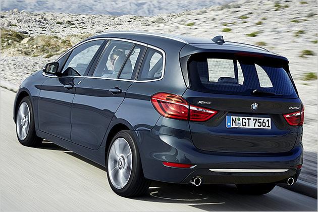 Der Wagen ist nicht nur 21 Zentimeter länger als der 2er Active Tourer, sondern auch um fünf Zentimeter höher
