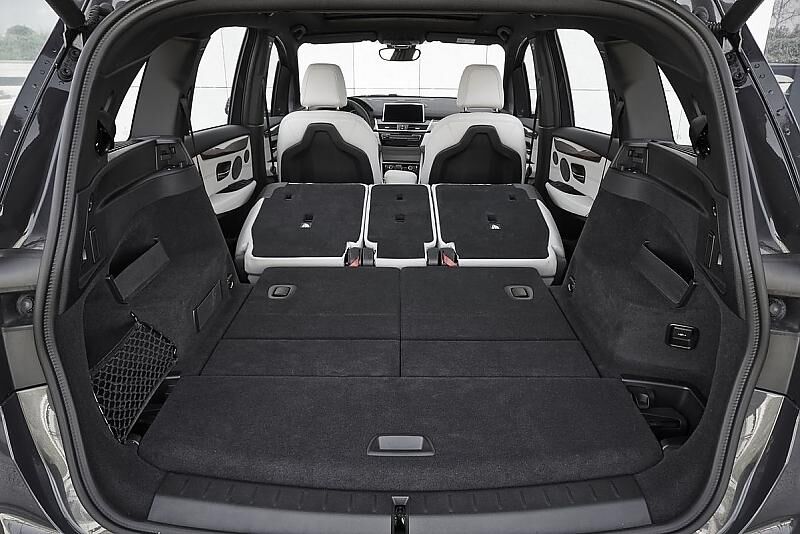 1.905 Liter Gepäck passen in den neuen BMW.