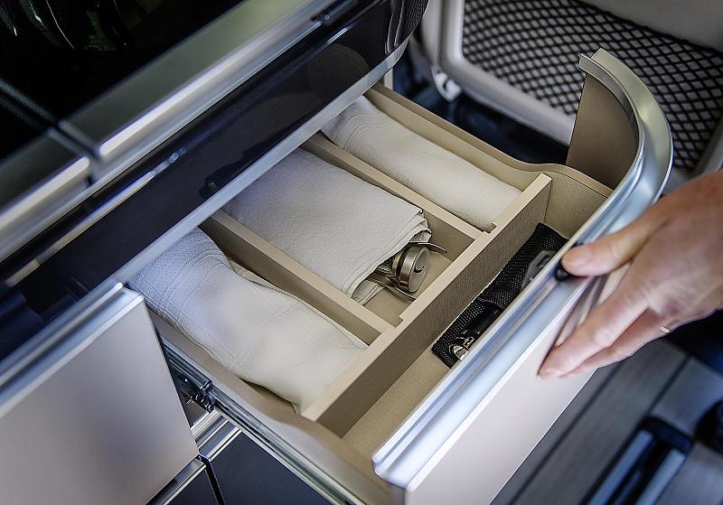 Die Schubladen im Mercedes Marco Polo schützen Besteck und Geschirr bruchsicher
