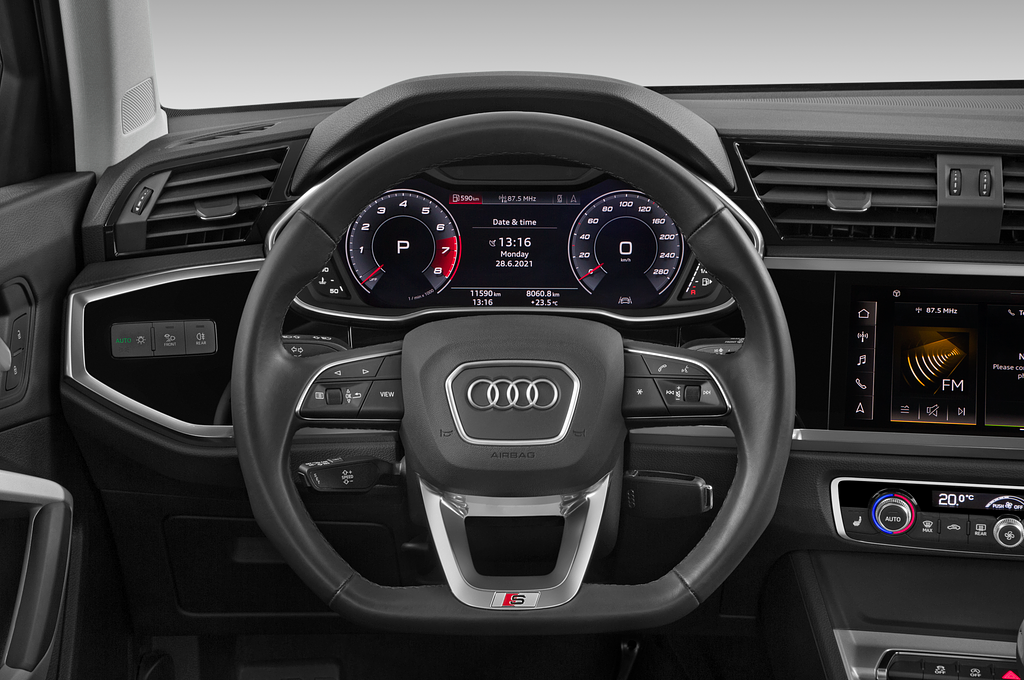 Audi Q3 (Baujahr 2023) S Line 5 Türen Lenkrad