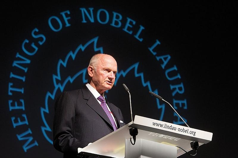 Ferdinand Piëch wurde auch in den Ehrensenat der Stiftung Lindauer Nobelpreistr gertreffen aufgenommen