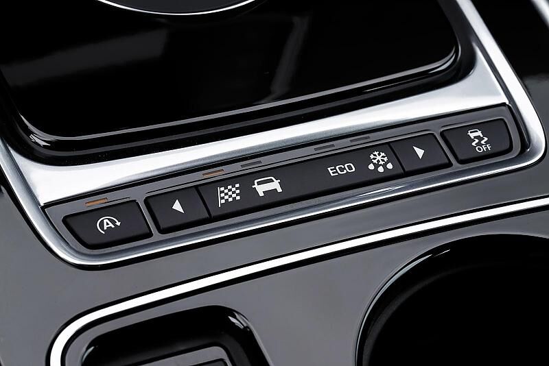 Im Jaguar XE lassen sich verschiedene Fahrmodi einstellen