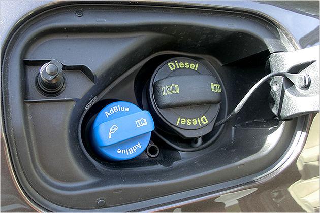 Adblue-Tankstutzen: Mindestens alle 10.000 Kilometer muss nachgefüllt werden