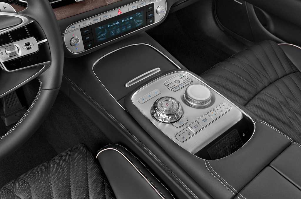 Genesis G90 (Baujahr 2023) Base 5 Türen Schalthebel