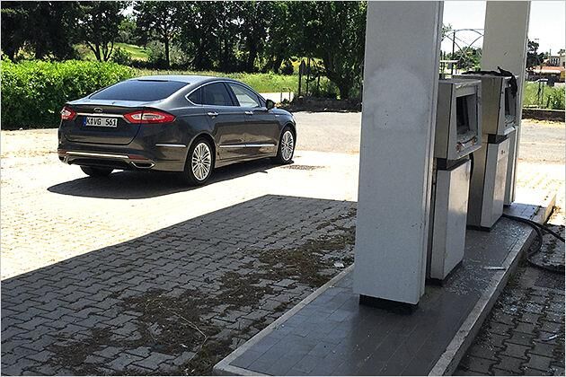 Die neue Version des Ford Mondeo macht in der Lackierung "Magnetic-Grau" eine gute Figur