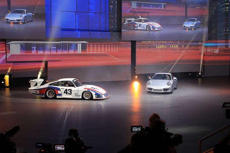 Porsche Chef Matthias Müller zeigte den 935 Moby Dick und eine 911 Style Edition.