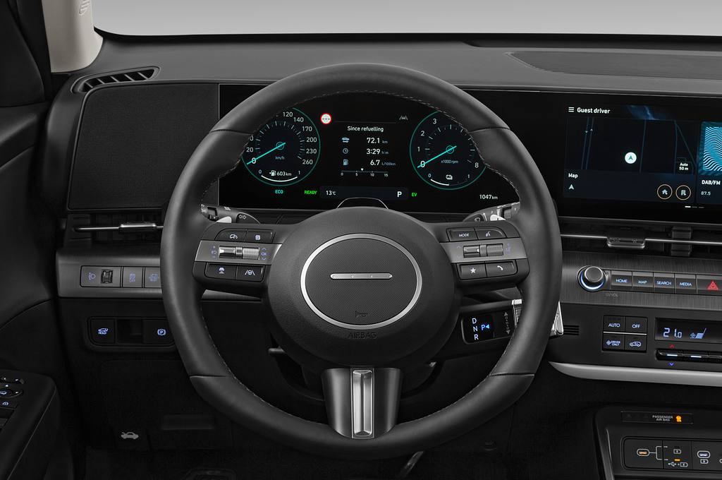 Hyundai Kona Hybrid (Baujahr 2024) Prime 5 Türen Lenkrad
