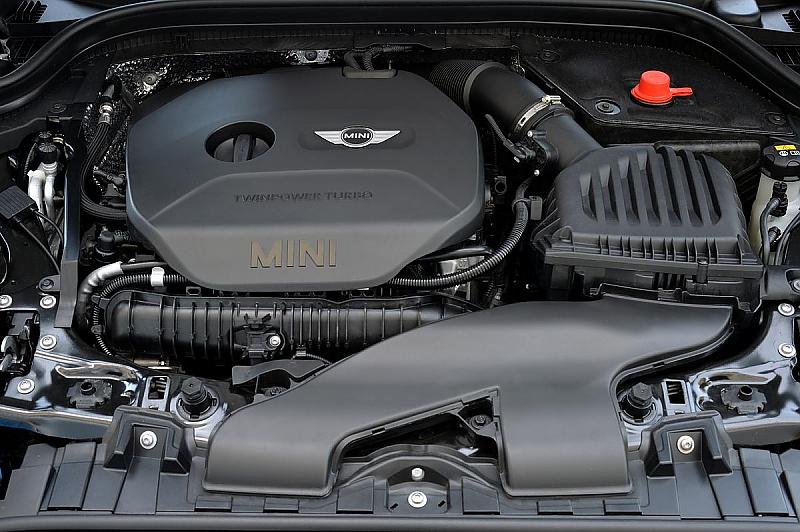 Der Mini John Cooper Works hat 2,0 Liter Hubraum.