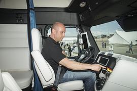 Freightliner autonom fahrender Truck - Führerlos - der Truck von morgen