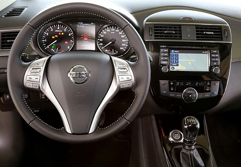 Typisches Nissan-Cockpit