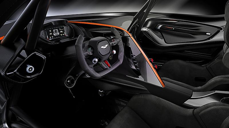 Das Renninterieur des Aston Martin Vulcan Genf 2015