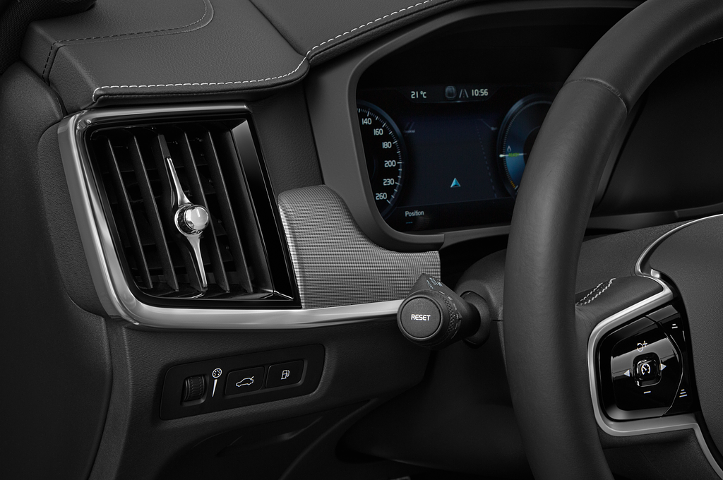 Volvo V90 Recharge (Baujahr 2021) R-Design 5 Türen Lüftung