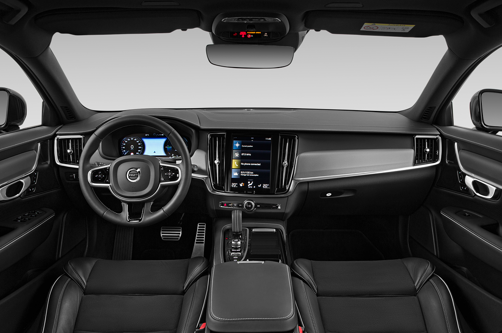 Volvo V90 Recharge (Baujahr 2021) R-Design 5 Türen Cockpit und Innenraum