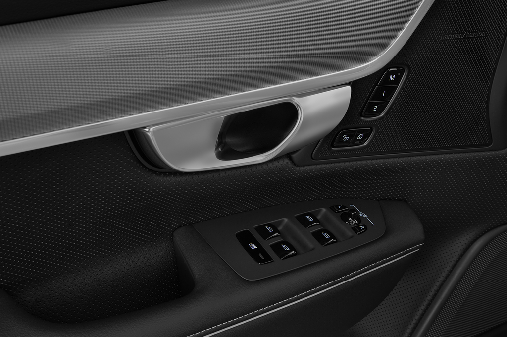 Volvo V90 Recharge (Baujahr 2021) R-Design 5 Türen Bedienungselemente Tür