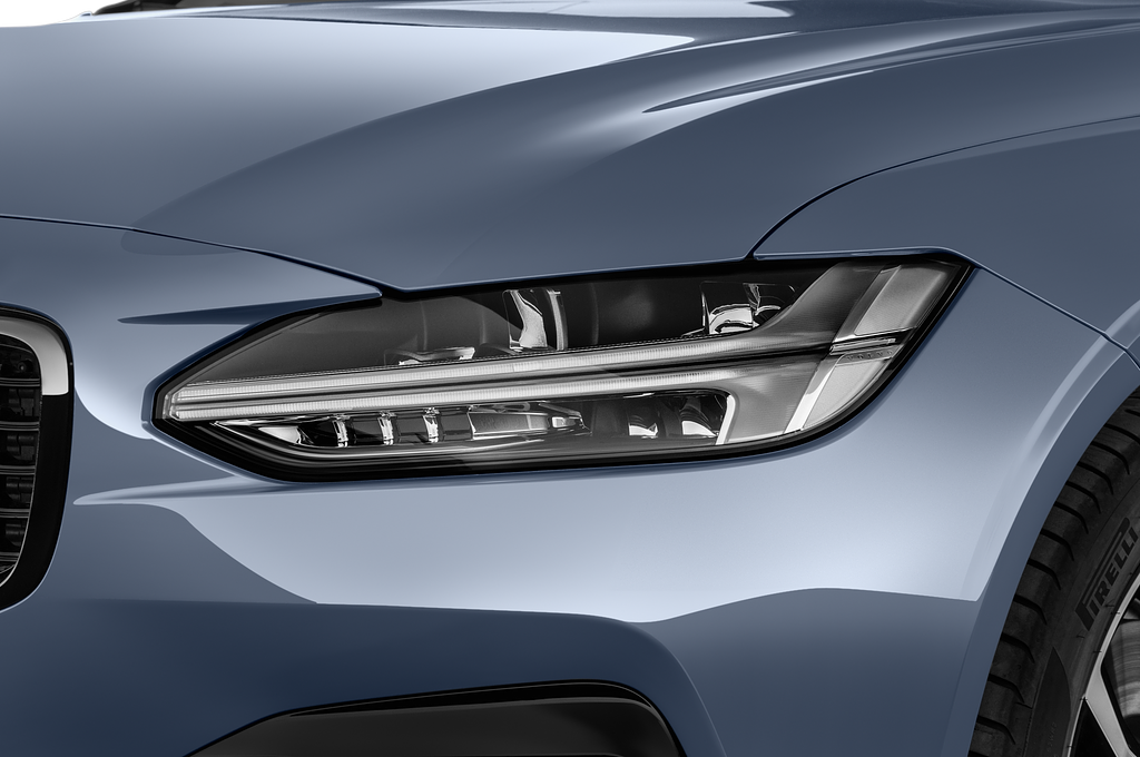 Volvo V90 Recharge (Baujahr 2021) R-Design 5 Türen Scheinwerfer