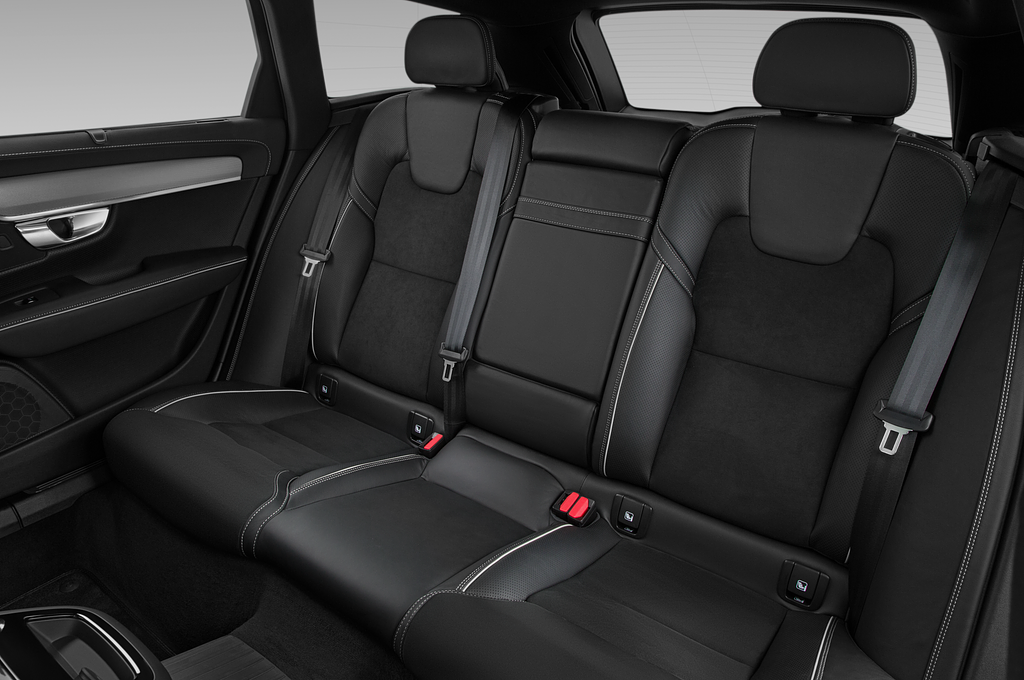 Volvo V90 Recharge (Baujahr 2021) R-Design 5 Türen Rücksitze