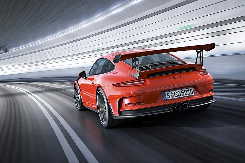 Porsche 911 GT3 RS - üppiges Spoilerwerk am Heck