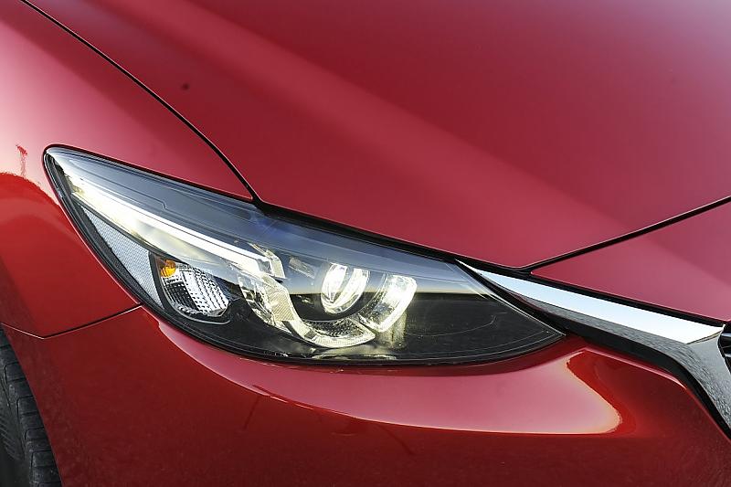 Mazda 6 Kombi D 150 AWD - echte Voll-LED-Scheinwerfer haben auch Blinker mit LED-Modul