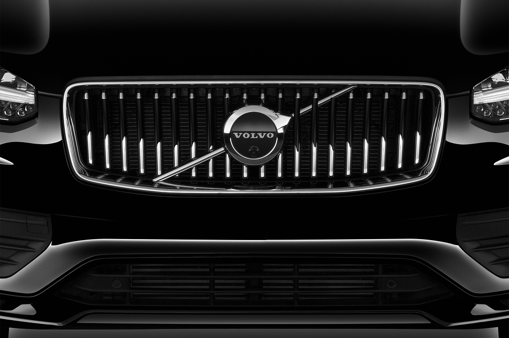 Volvo XC90 (Baujahr 2020) Momentum 5 Türen Kühlergrill und Scheinwerfer