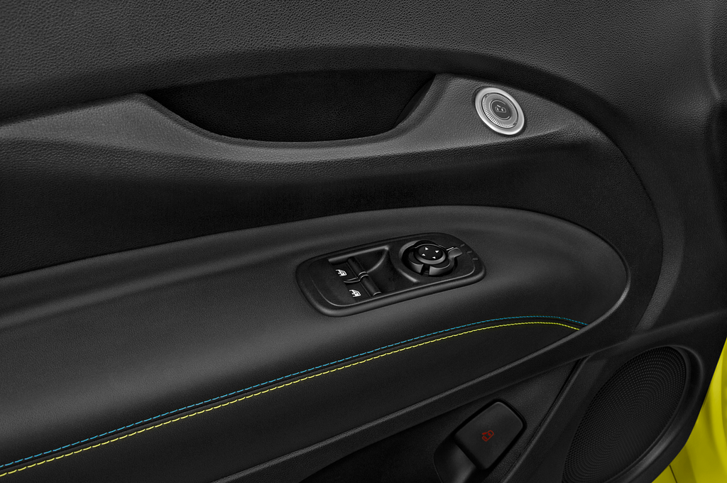 Abarth 500e (Baujahr 2023) Turismo 3 Türen Bedienungselemente Tür
