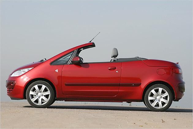 Der Übergang von Motorhaube und Frontscheibe ist nahezu fließend