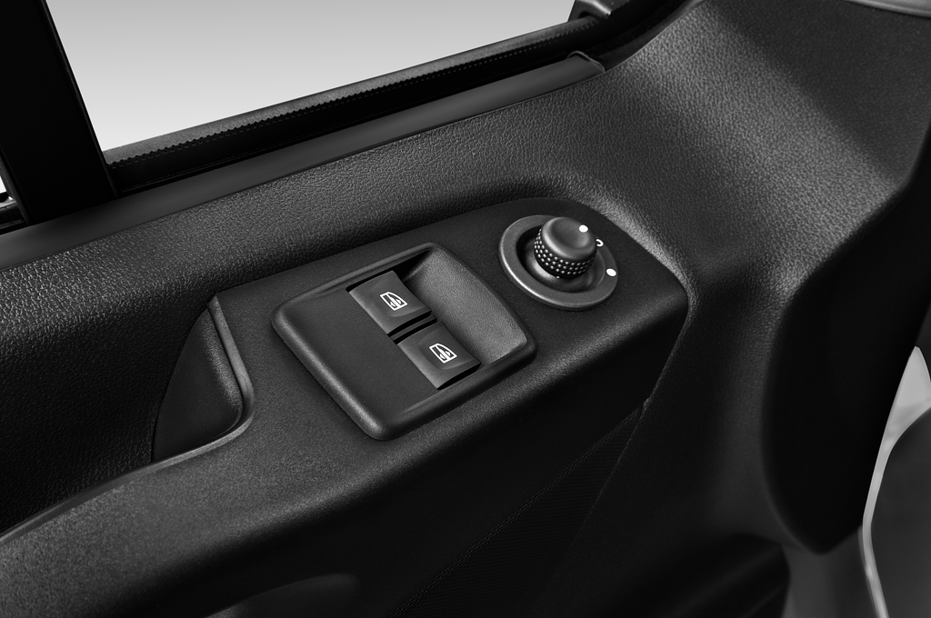 Renault Trafic (Baujahr 2023) Komfort 4 Türen Bedienungselemente Tür