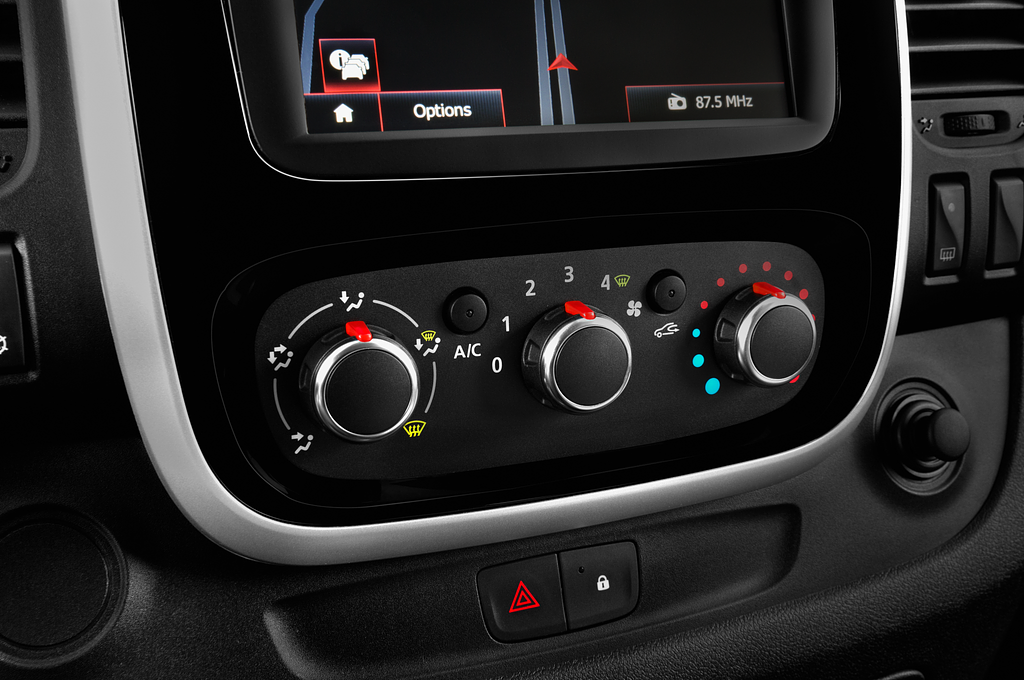 Renault Trafic (Baujahr 2023) Komfort 4 Türen Temperatur und Klimaanlage
