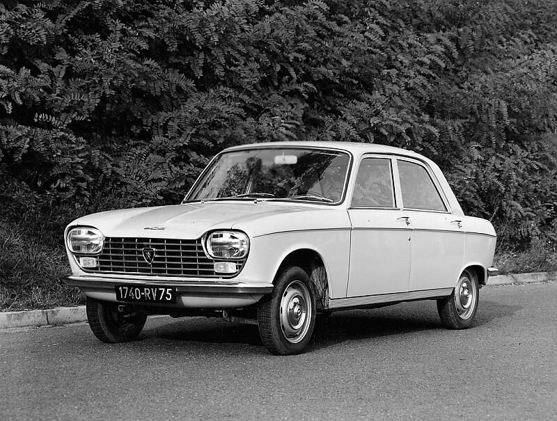 Der Peugeot 204 startet im Jahr 1965.