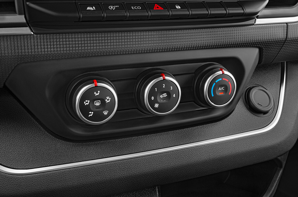 Renault Trafic (Baujahr 2023) Komfort 4 Türen Temperatur und Klimaanlage