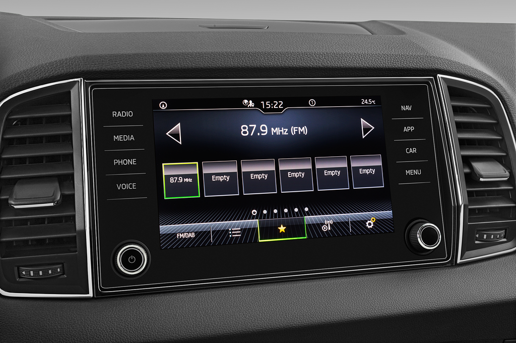 Skoda Karoq (Baujahr 2023) Selection 5 Türen Radio und Infotainmentsystem
