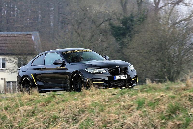 Die Basisversion BMW M235i kostet knapp die Hälfte.