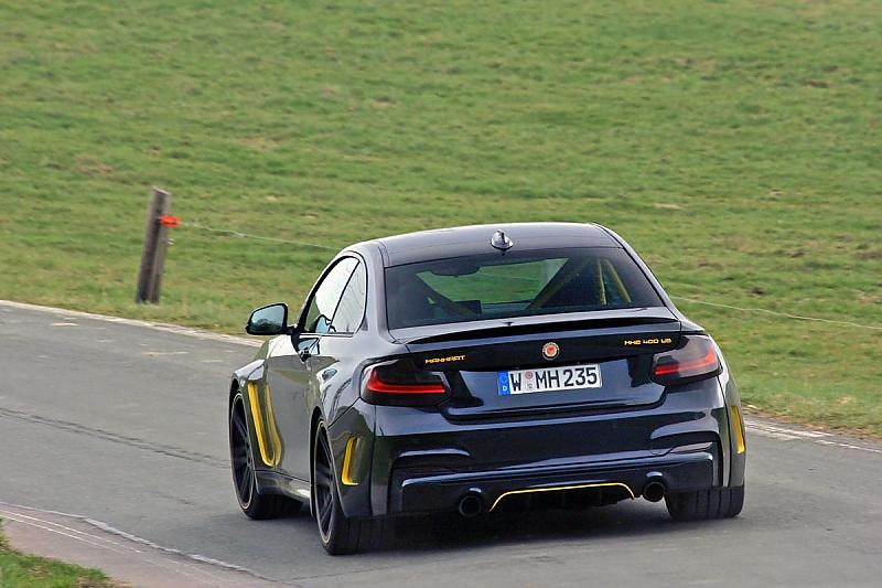 Der Manhart MH2 400 WB hat ein Edelstahl-Sport-ESD mit Downpipes 76 mm.