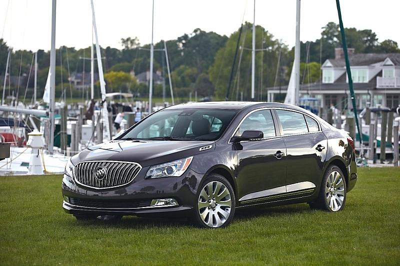 Buick LaCrosse 2015 - neben dem 304 PS starken Sechszylinder gibt es einen schwachen Vierzylinder-Hybriden
