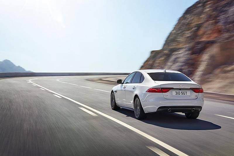 Jaguar XF (111)