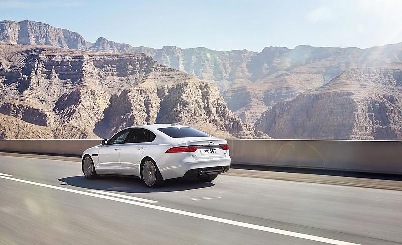 Jaguar XF (109)