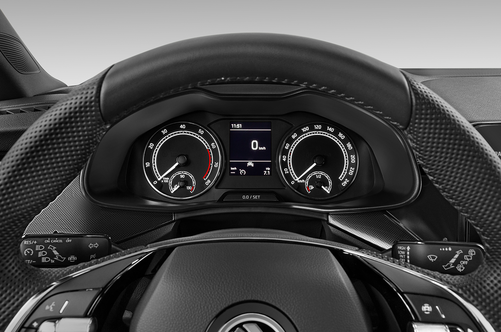 Skoda Scala (Baujahr 2023) Selection 5 Türen Tacho und Fahrerinstrumente
