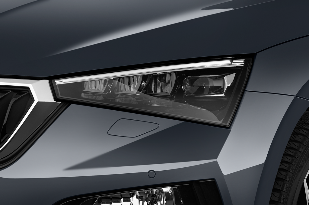 Skoda Scala (Baujahr 2023) Selection 5 Türen Scheinwerfer