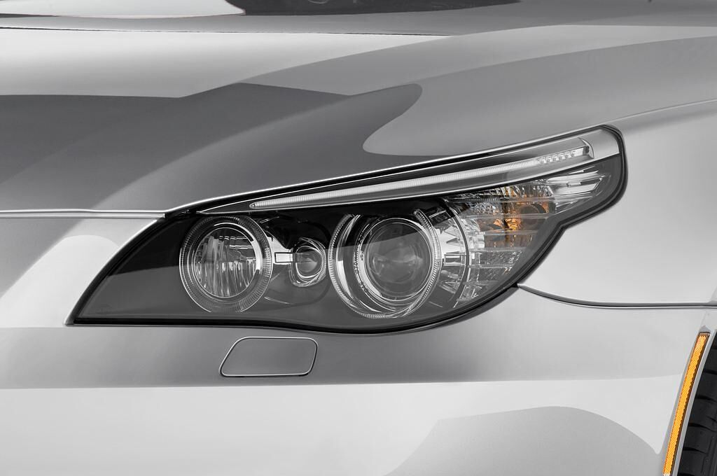 BMW 5 Series (Baujahr 2010) - 4 Türen Scheinwerfer