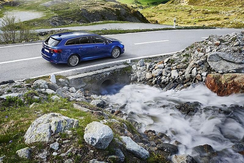 Der Toyota Avensis Touring Sports hat ein Facelift bekommen.